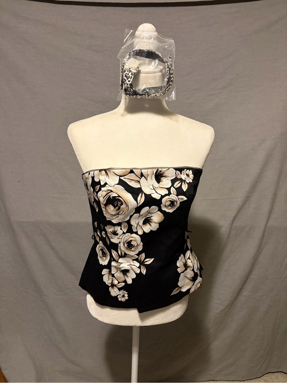White House Black Market Black Strapless Floral Bustier Camisole with belt
